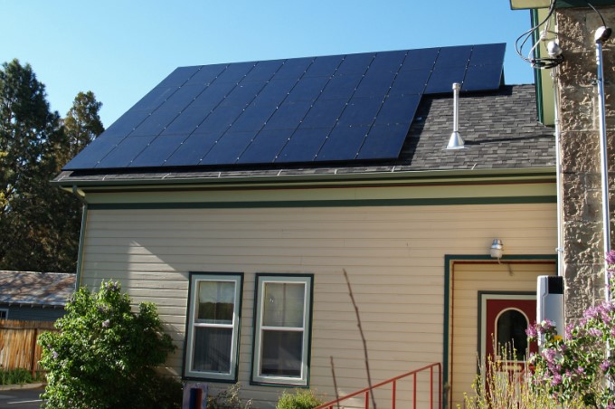 розрахунок потужності сонячних панелей для будинку